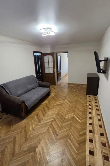 Продаж 2 кім к-ри, вул. Городоцька, 81 тис дол США