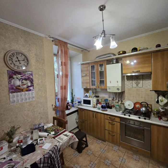 Продаю 2 кім квартиру Молодогвардійська  - проспект Богоявле