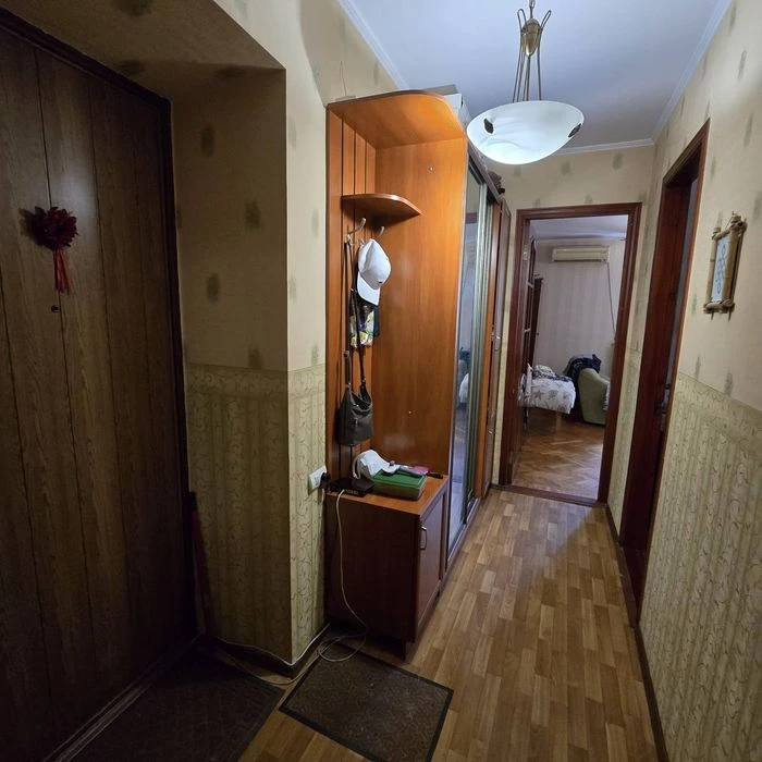 Продаю 2 кім квартиру Молодогвардійська  - проспект Богоявле