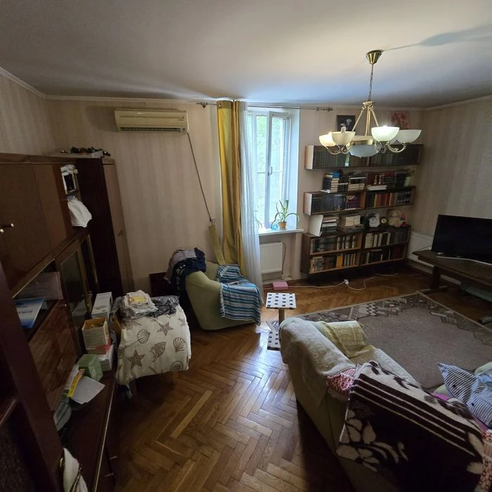 Продаю 2 кім квартиру Молодогвардійська  - проспект Богоявле