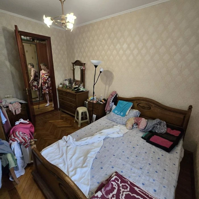 Продаю 2 кім квартиру Молодогвардійська  - проспект Богоявле