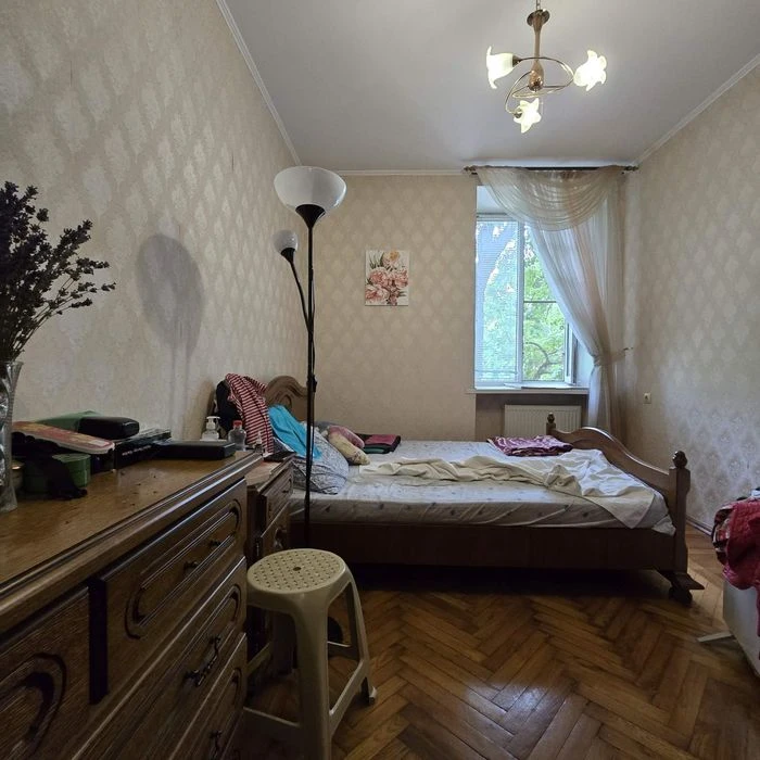 Продаю 2 кім квартиру Молодогвардійська  - проспект Богоявле