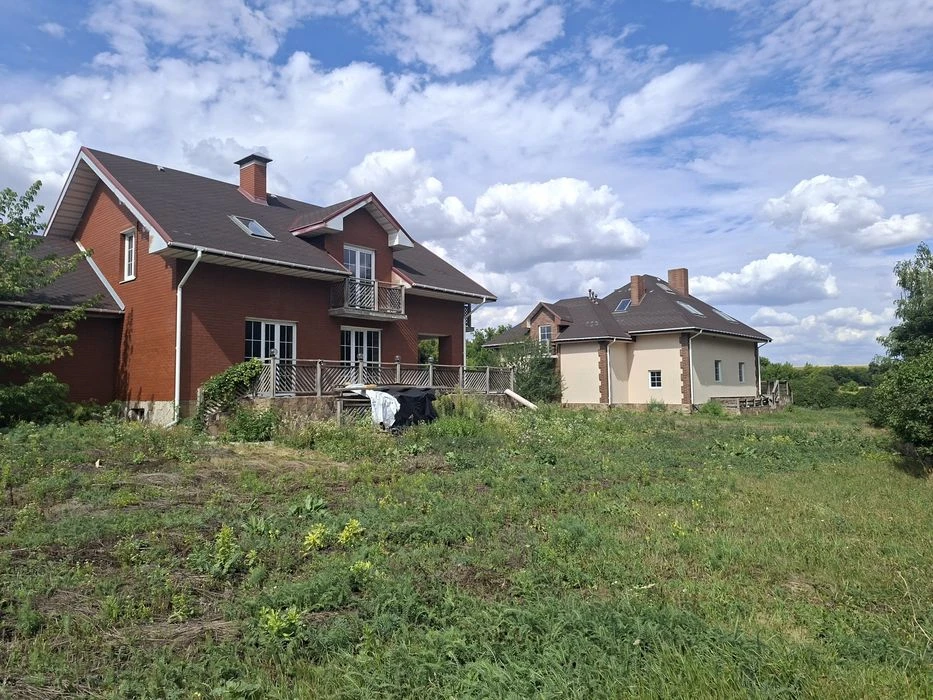 Продам будинок в коттеджному містечку