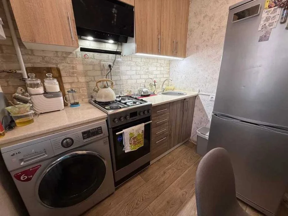 Продаж 2к квартири 12 квартал, вул. Василя Сліпака (Єрмолово