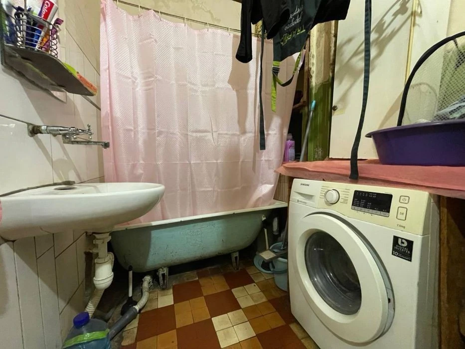 Windows on Hrushevskoho. Apartment for sale opposite Mariinsky.
