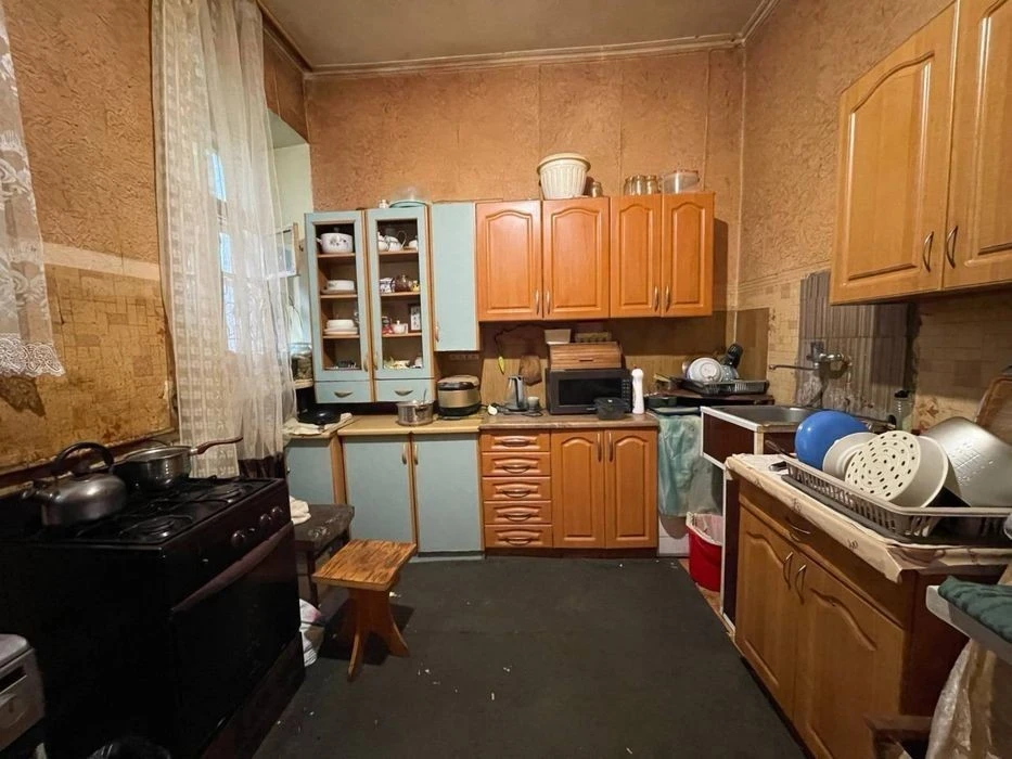 Windows on Hrushevskoho. Apartment for sale opposite Mariinsky.