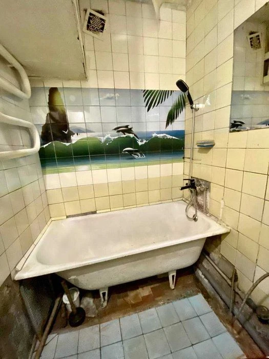 Продам 2-х кв Калнышевского /Косиора 1 этаж , возле Сквера У