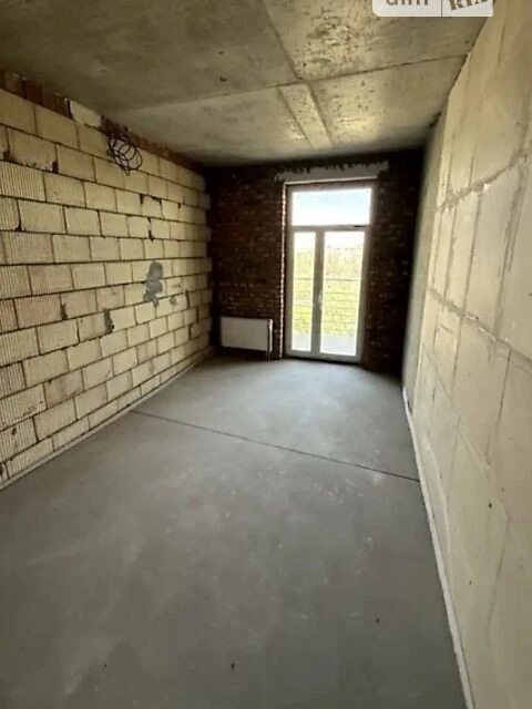 Продаж 2к квартири 70 кв. м на вул. Василя Тютюнника 51/1 •