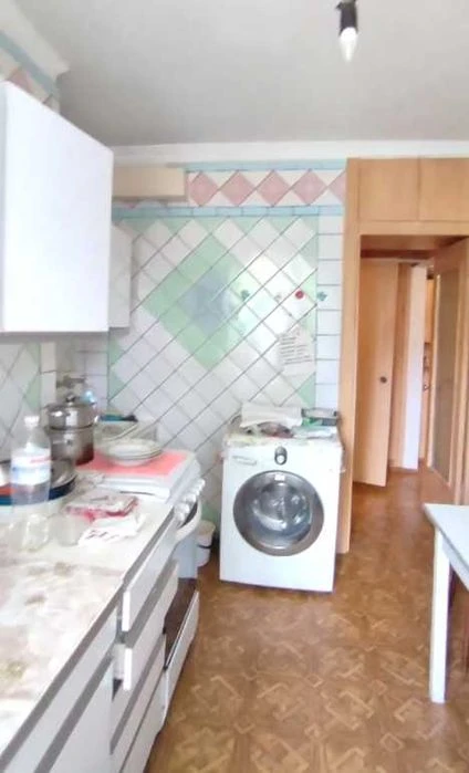 л о к а ц и я Т О П  продам 2к квартиру 3й этаж, газ, ул. Ю.