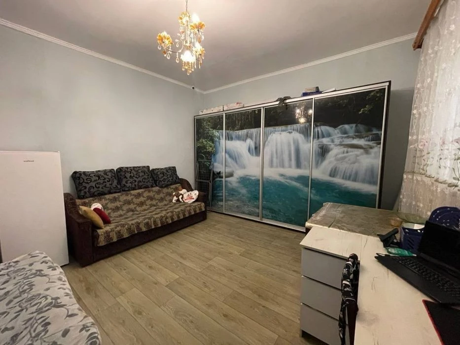 Windows on Hrushevskoho. Apartment for sale opposite Mariinsky.