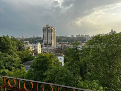 Продаж 1-кімн. кв. 36, 3 м², 5/5 эт, Київ – відмінне житло з
