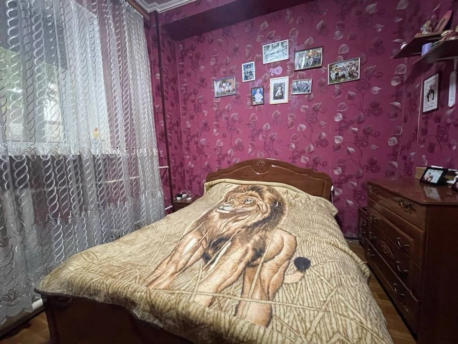 Windows on Hrushevskoho. Apartment for sale opposite Mariinsky.