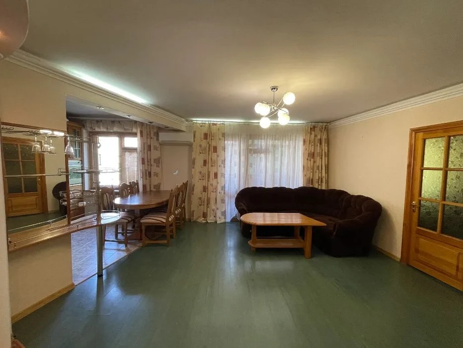 Продам 3к Чешку Поля низ ( Кирова ) Минина Менахем Шнеерсона