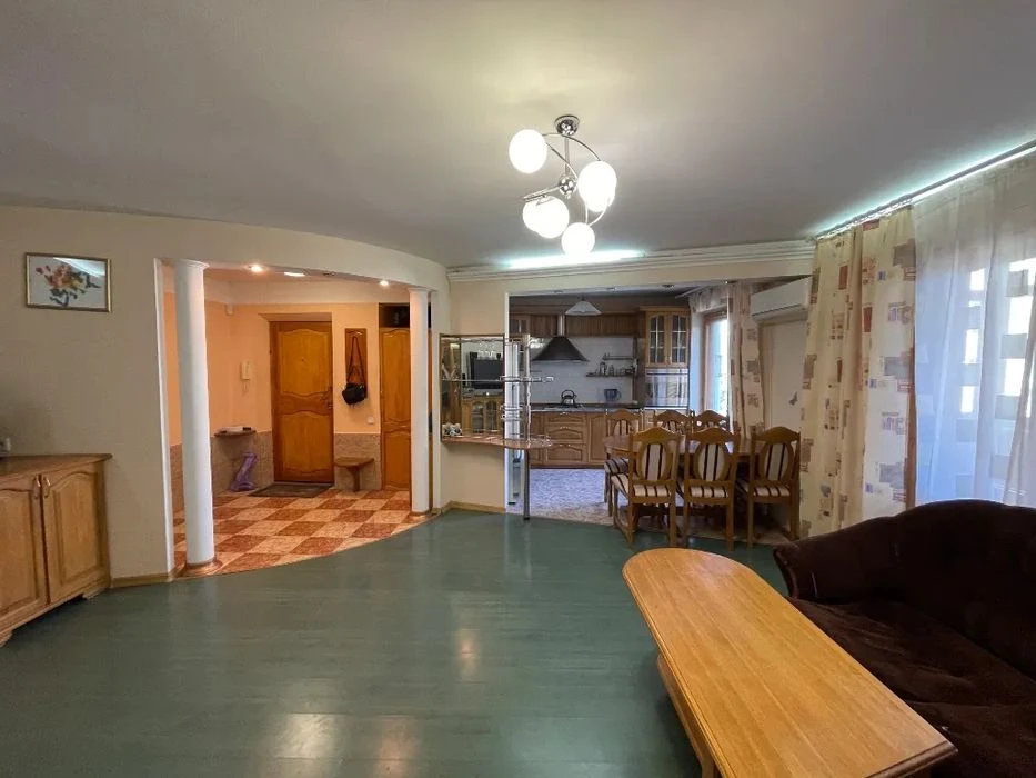 Продам 3к Чешку Поля низ ( Кирова ) Минина Менахем Шнеерсона