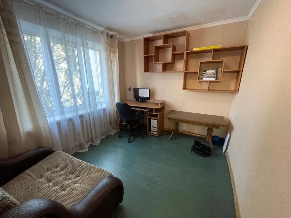 Продам 3к Чешку Поля низ ( Кирова ) Минина Менахем Шнеерсона
