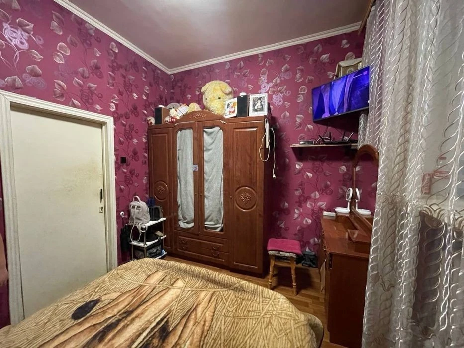 Windows on Hrushevskoho. Apartment for sale opposite Mariinsky.