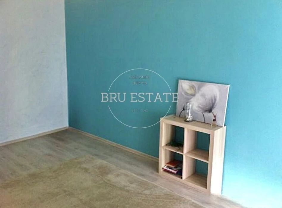 Продаж 1 к квартири 42 м кв Позняки Ахматової Драгоманова бі
