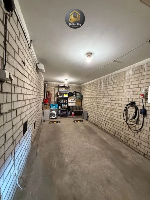ПРОДАЖ ПАРКОМІСЦЯ / ГАРАЖНИЙ БОКС 15,6 м² | вул. Олександра