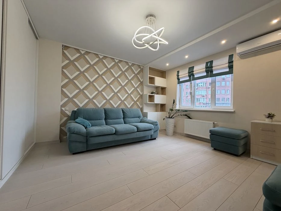 Продаж сучасної 2-кімнатної квартири,  вул. Драгоманова, 38