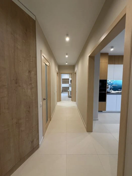 Продаж сучасної 2-кімнатної квартири,  вул. Драгоманова, 38