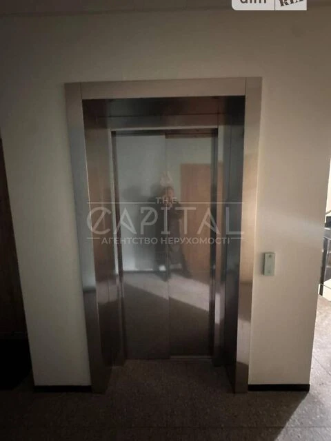Продаж 3к квартири 139 кв. м на вул. Набережно-Рибальська до