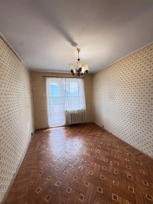 Продається двокімнатна квартира. Метро Мінська