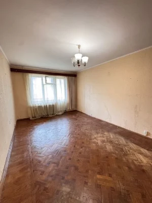 Продається двокімнатна квартира. Метро Мінська