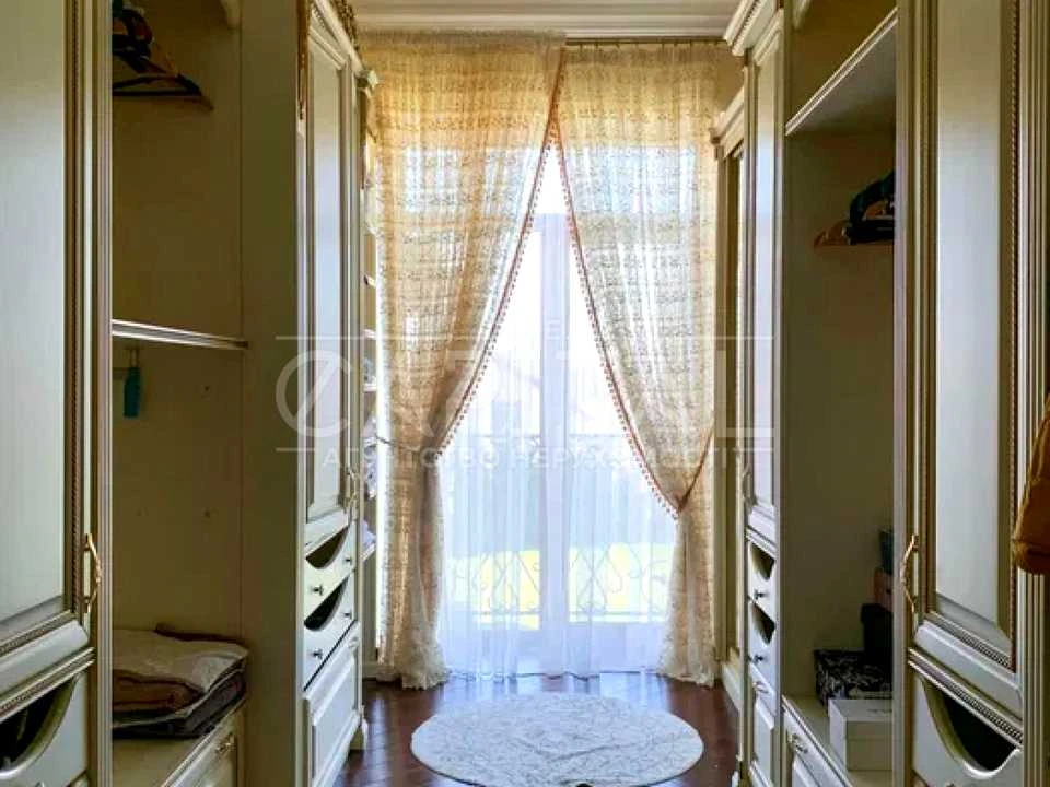 Будинок. Київ, Лісовий пров.