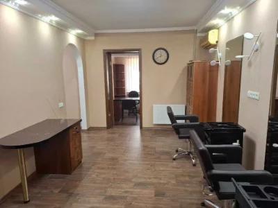 Продам фасадное помещение - 2 комнатная квартира Черемушки К