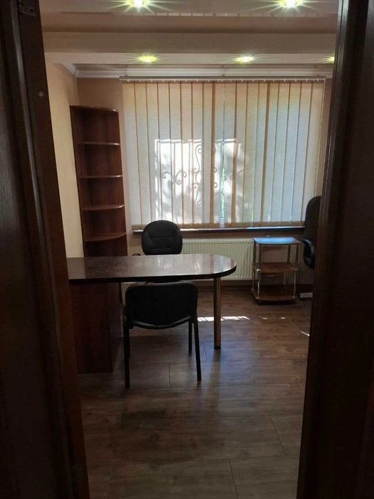 Продам фасадное помещение - 2 комнатная квартира Черемушки К