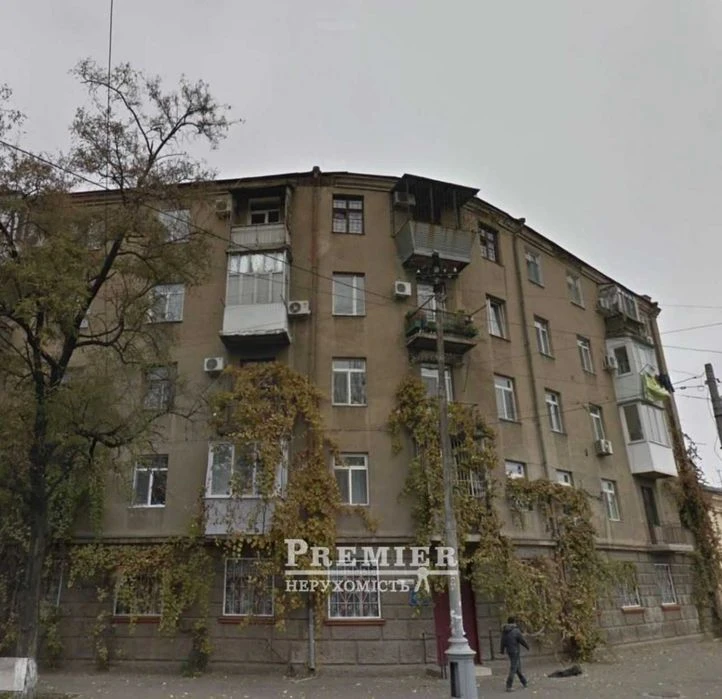Найкраща пропозиція в центрі міста! 2 кімнатна Сталінка з ре