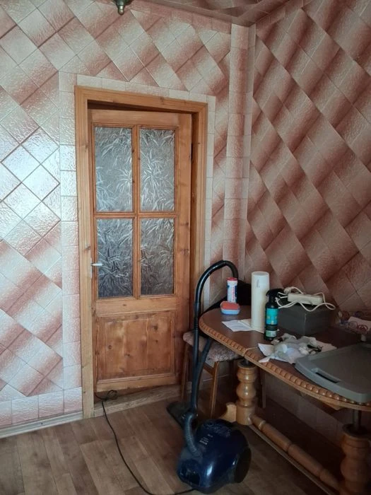 Продам 2 кім. квартиру на Кримському бульварі .