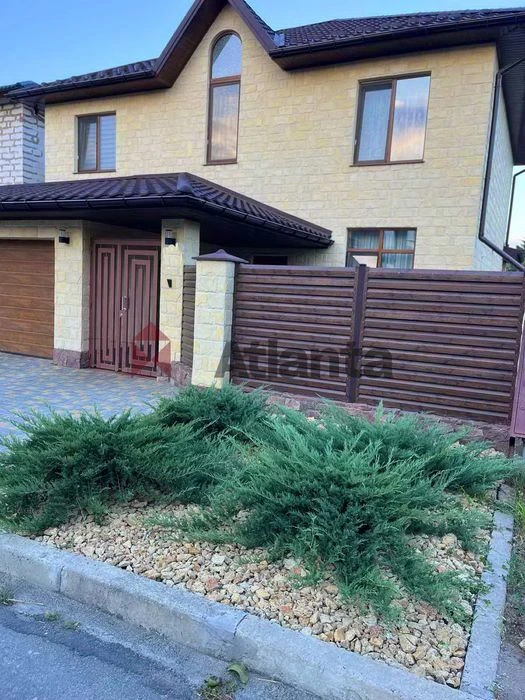 Good house in Sauvignon with renovation