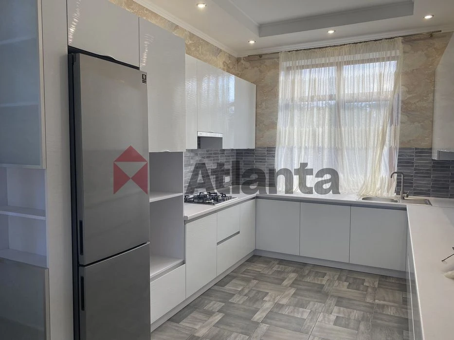 Good house in Sauvignon with renovation