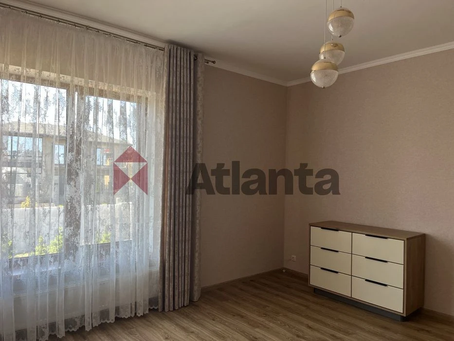 Good house in Sauvignon with renovation