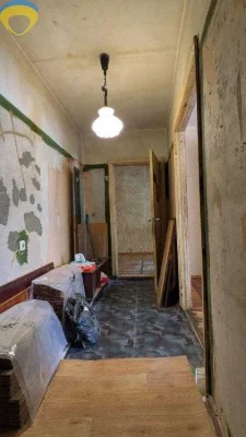 Двухкомнатная в пароходском  доме на Таирова под ремонт