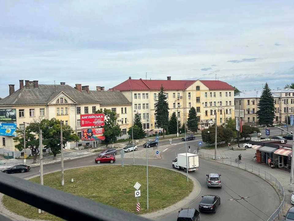 Квартира. Івано-Франківськ, Вовчинецька вул., (Будинок)