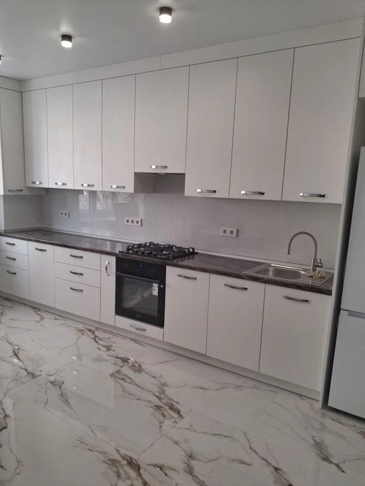 Продам 1.5 квартиру Озерна