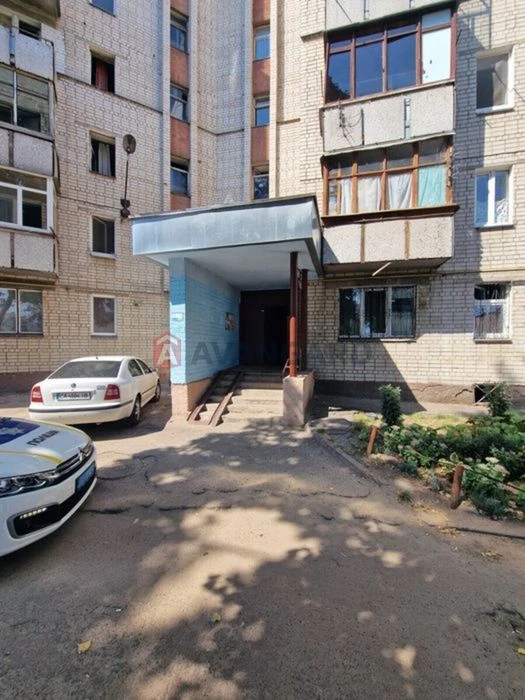1-а квартира під ремонт, газіфікований цегляний будинок