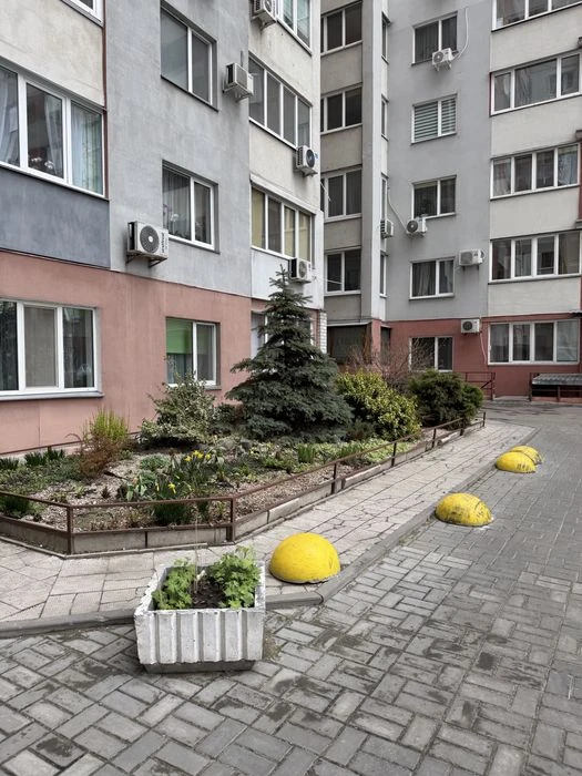 Продам квартиру у новобудові з видом на Дніпро