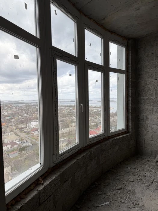 Продам квартиру у новобудові з видом на Дніпро