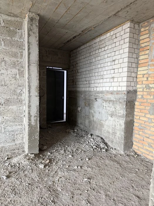 Продам квартиру у новобудові з видом на Дніпро