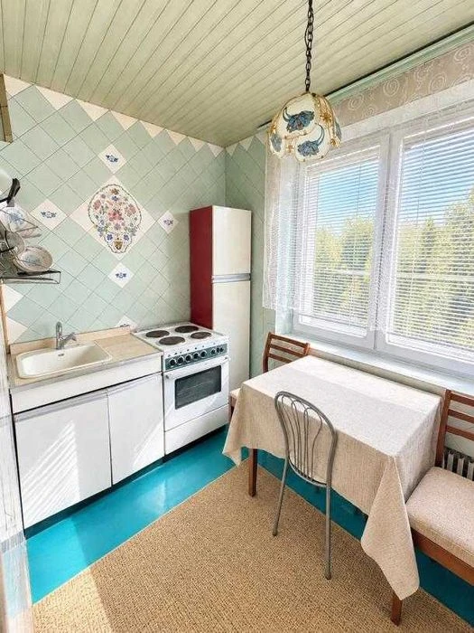 Продам 2 к.кв. Салтовка Медкомплекс.