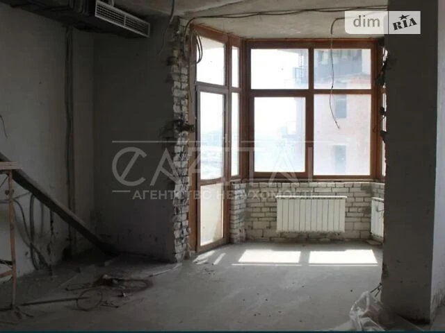 Sale of 4-room apartment 120 sq. m. on Bogdana Khmelnytskyi St. 5