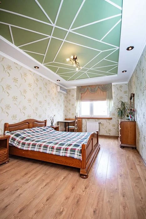 пр.Науки . Моторний пров. Лукрецька 3 2к кв  (75м2)  БЕЗ %