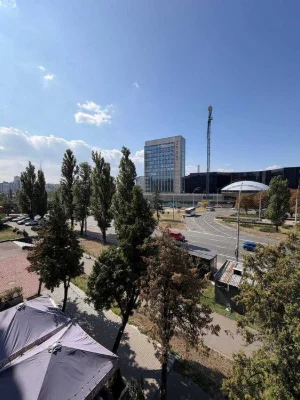 Продається 2-кімнатна квартира по вул. Велика Васильківська