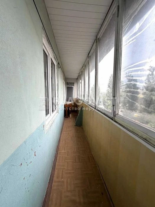 Продається 2-кімнатна квартира по вул. Велика Васильківська