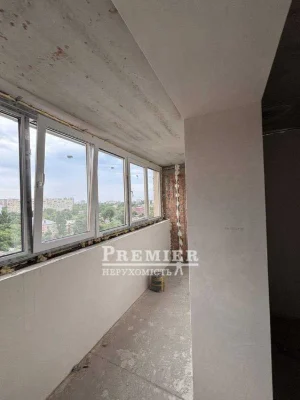 2к квартира 67 м² у тихому престижному районі — тристороння