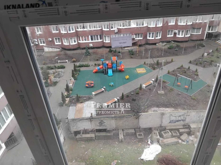 Продам 1-кімнатну квартиру в новому зданому будинку. Підходи