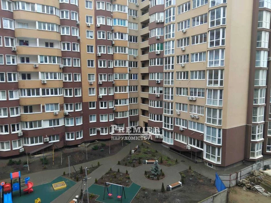 Продам 1-кімнатну квартиру в новому зданому будинку. Підходи